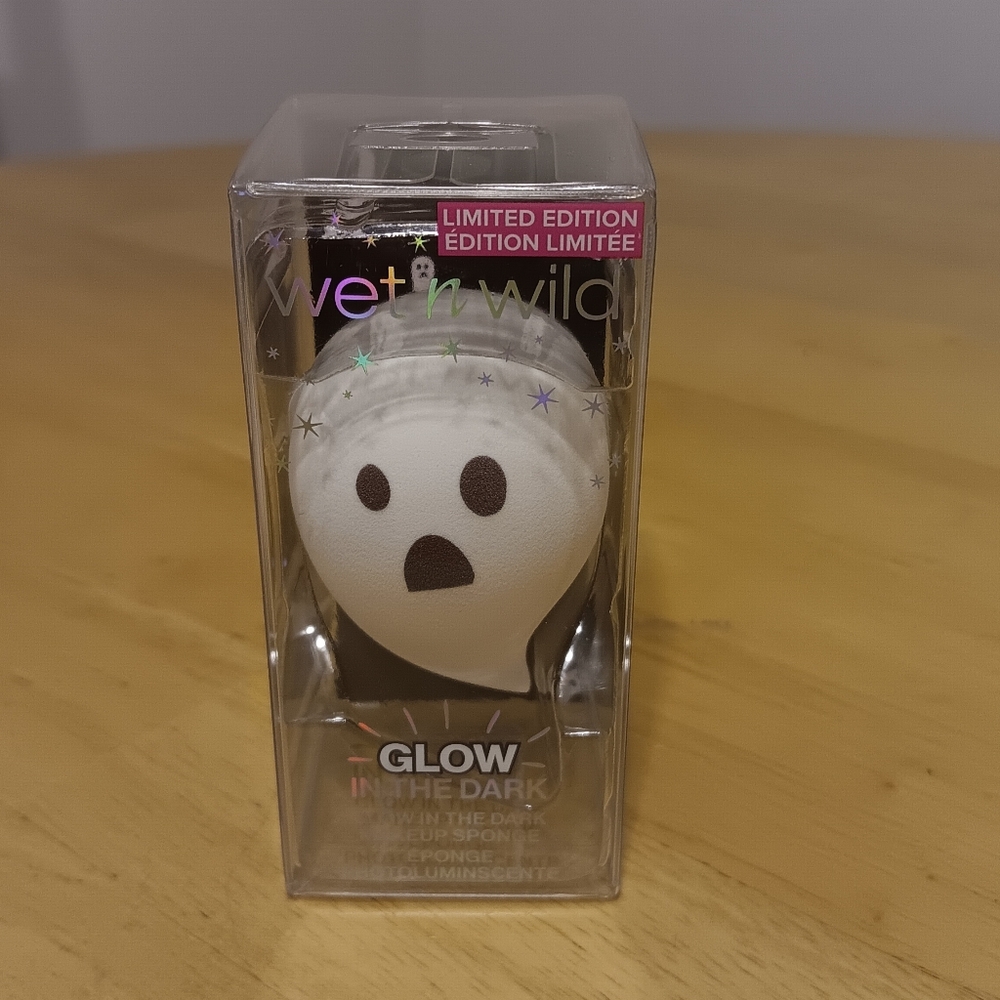 Glow In The Dark Ghost 👻 Makeup Sponge Limited Edition ✨️